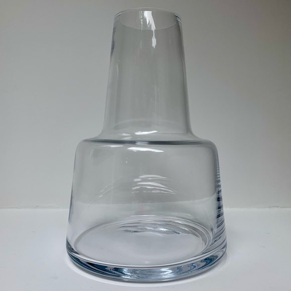 SOLD Clear Glass Vase - Picture 4 of 4
